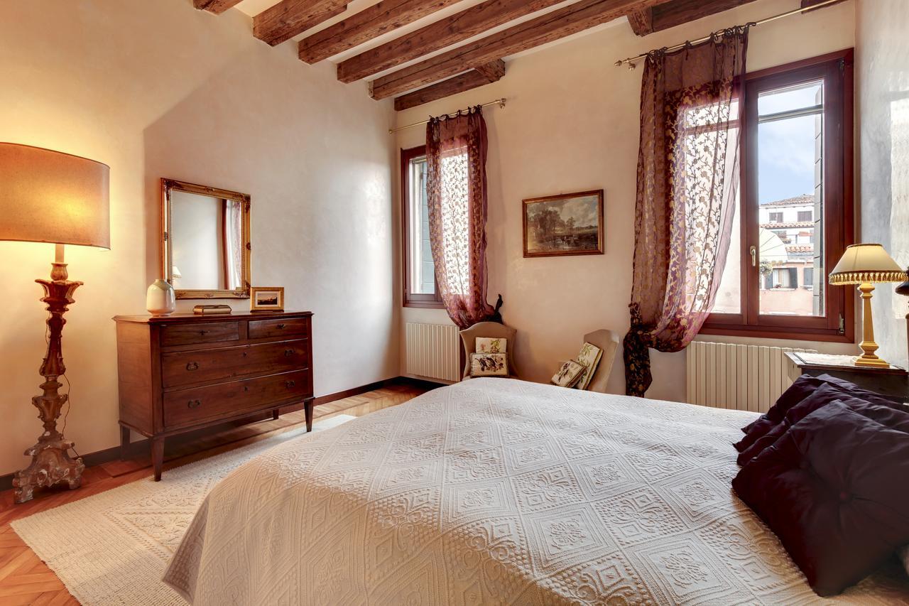Biennale Apt Balcony * Venedig