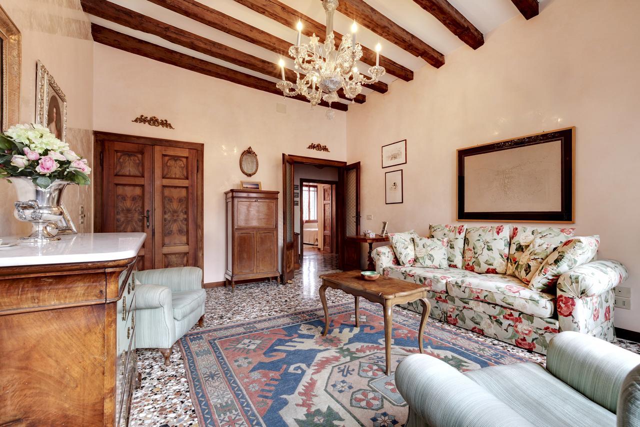 Biennale Apt Balcony Apartment Venedig
